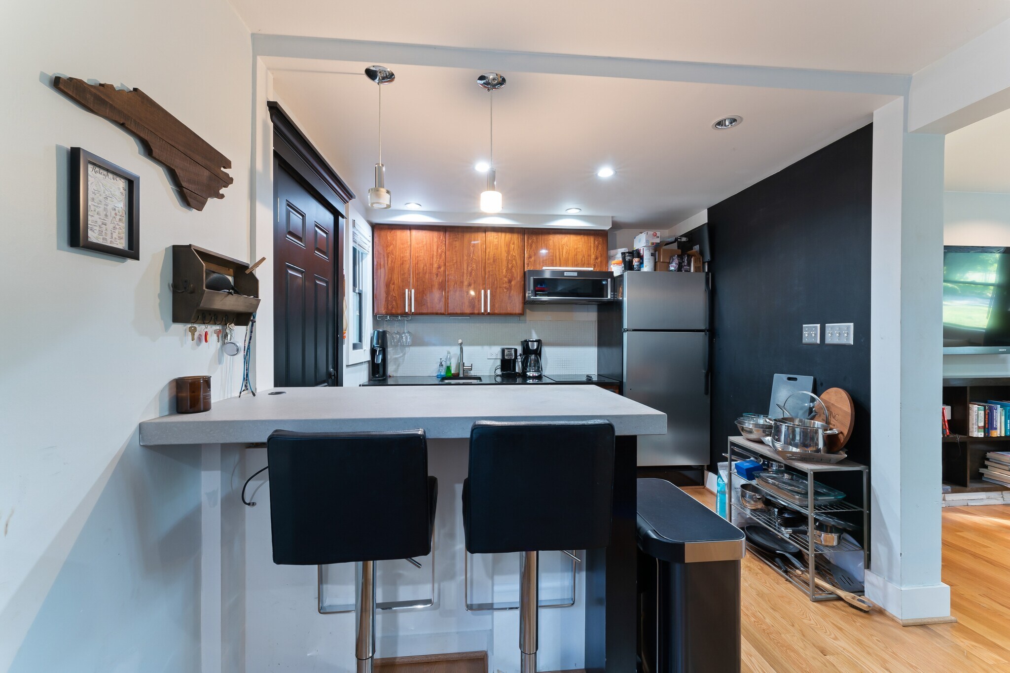 Building Photo - 929 St Marys St