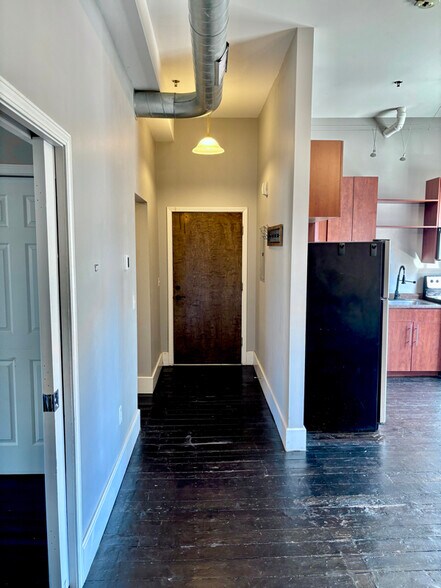 Building Photo - 206 State St