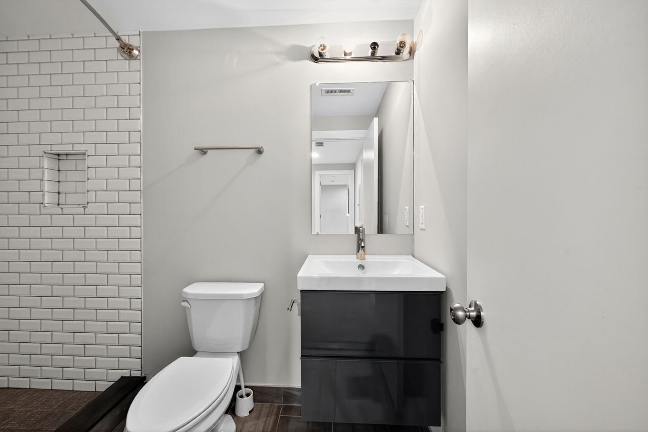 Building Photo - 1518 S 25th St