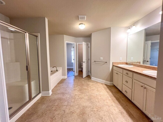 Building Photo - 5588 Inspiration Street