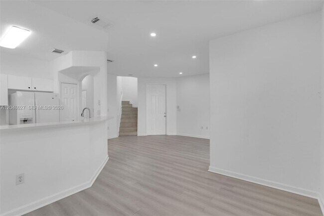 Building Photo - 8165 NW 108th Ave