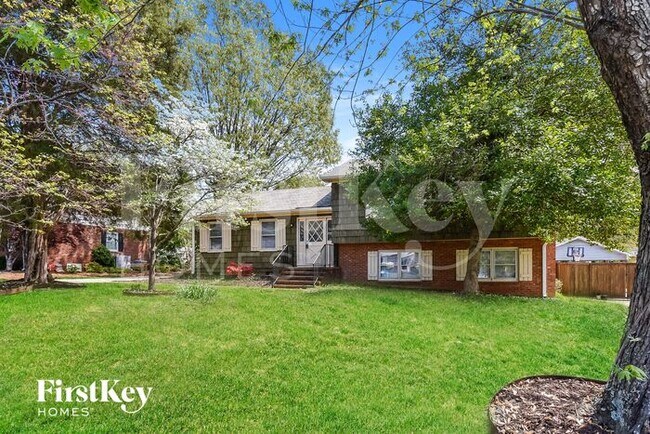 Building Photo - 1714 Clarendon Dr