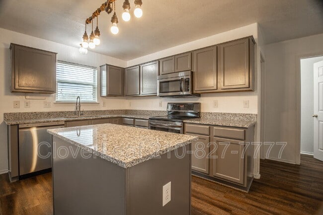 Building Photo - 7603 Bismarck Lake