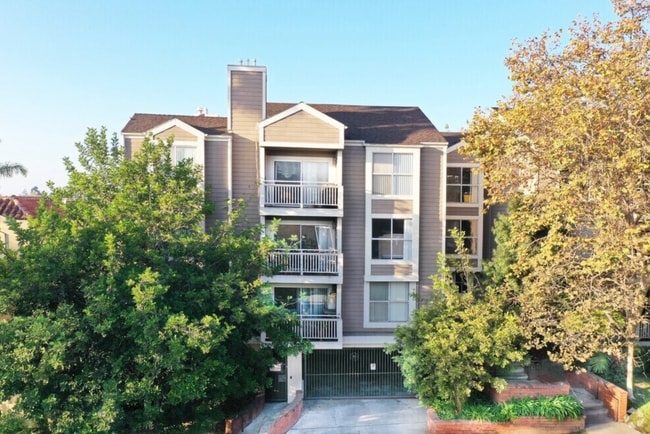 Building Photo - Westgate Apartments LLC