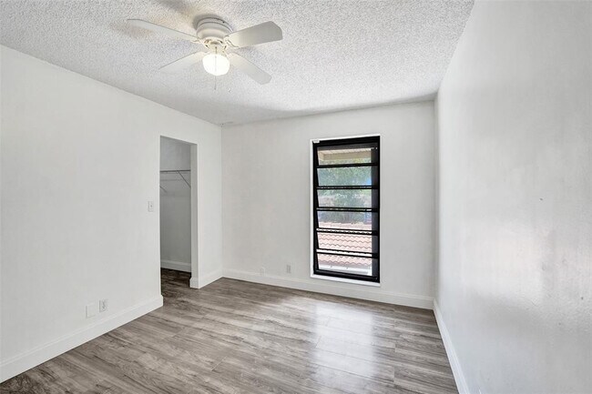 Building Photo - 103 Heatherbrook Way