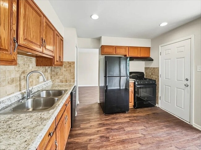 Building Photo - 5265 Arquilla Dr