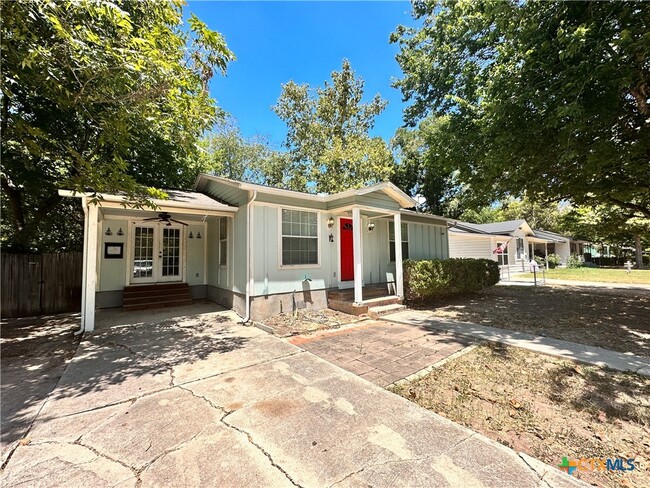 Building Photo - 717 Barbara Dr