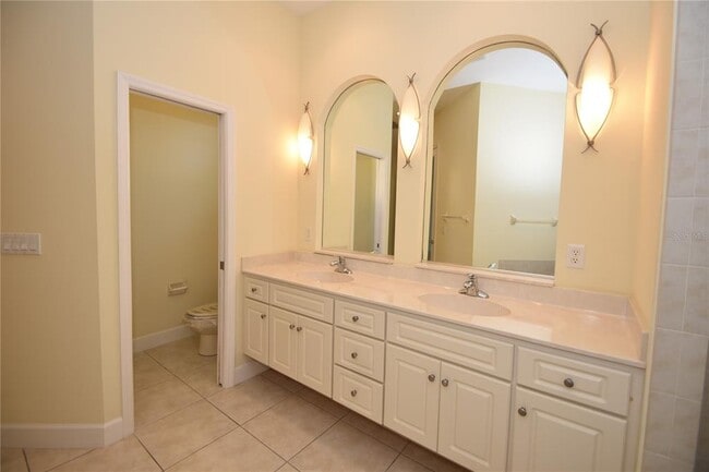 Building Photo - 17 Oasis Cir