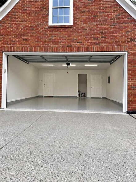 Building Photo - 1055 Chatham Rd