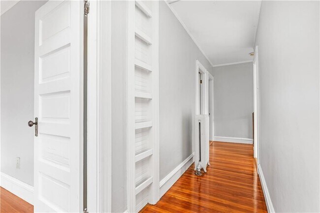 Building Photo - 9 Linden Ave