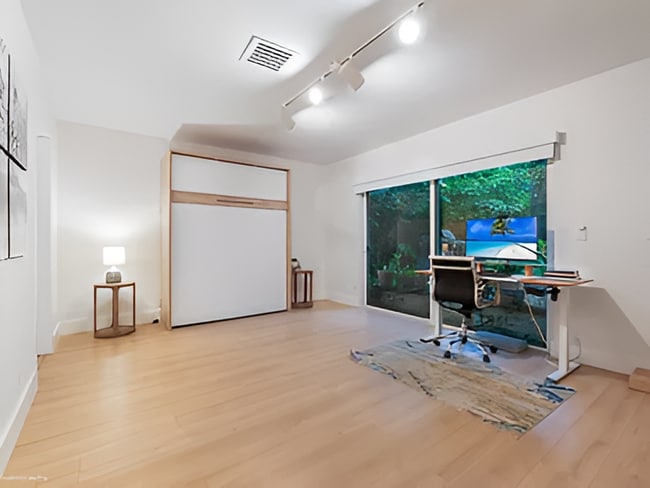 Building Photo - 5101 Maggiore St