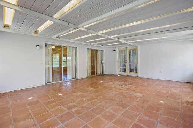 Building Photo - 1609 Springer Ln