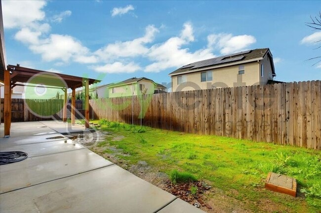 Building Photo - 5584 Harcrest Dr