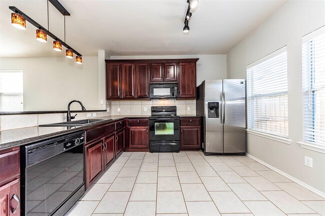 Building Photo - 1721 Kemah Village Dr