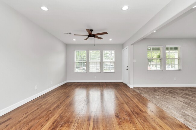 Building Photo - 1709 S Park