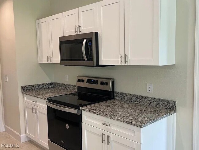 Building Photo - 2508 20th St W