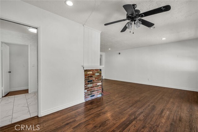 Building Photo - 6139 Tampa Ave