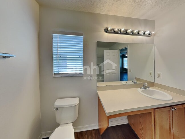 Building Photo - 309 Verdi St