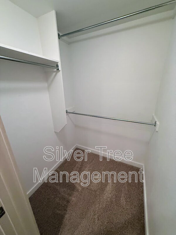 Building Photo - 3204 Wycliff Ave