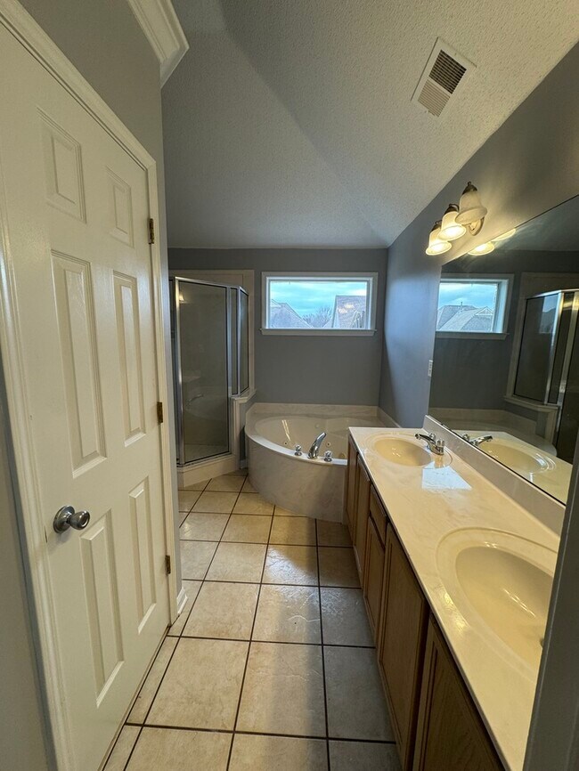 Building Photo - 7857 Windy Willow Rd