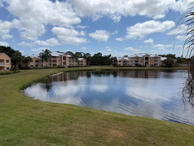 Building Photo - 291 SW Palm Dr