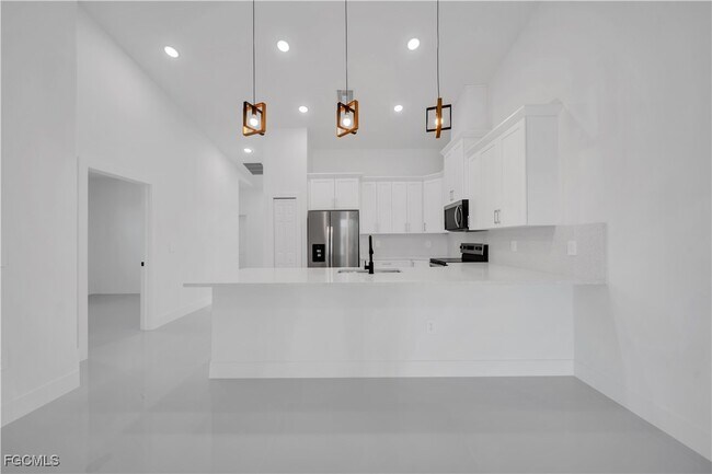 Building Photo - 1112 Eisenhower Blvd