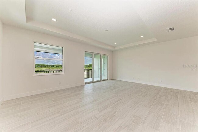 Building Photo - 10016 Rembrandt Wy