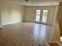 Building Photo - 392 W Montauk Hwy