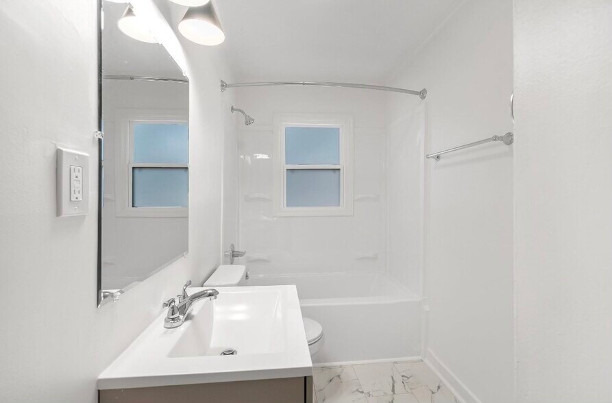 Building Photo - 409 Yardley Ct