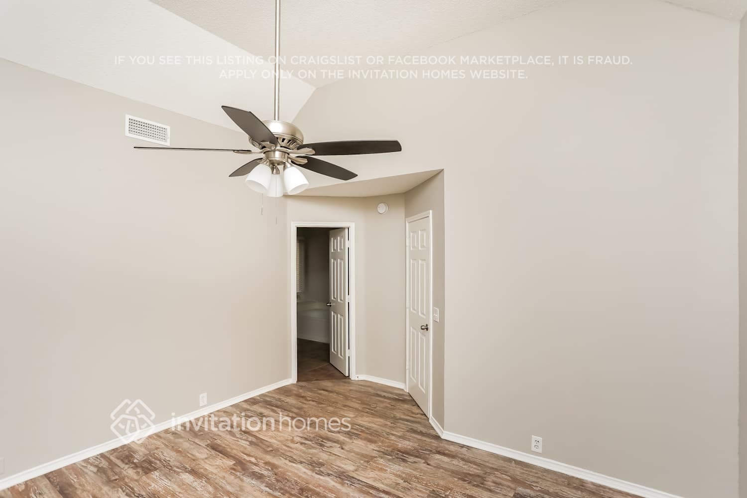 Building Photo - 846 San Jacinto Dr