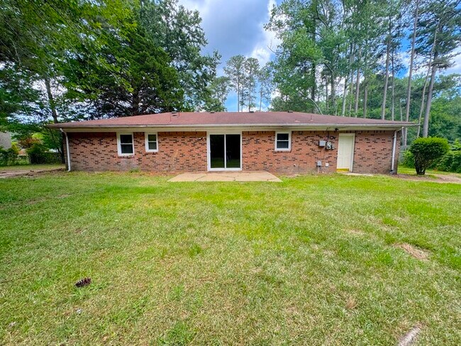 Building Photo - COME MEET YOUR NEW HOME!!!