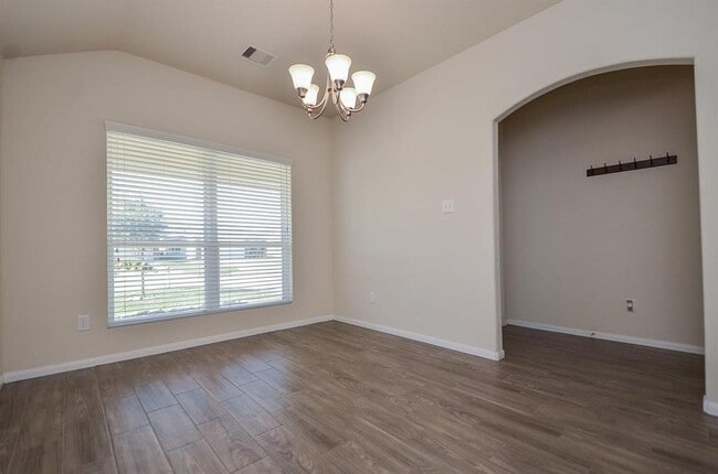 Building Photo - 3066 View Valley Trail