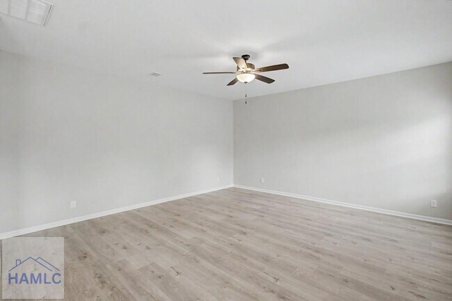 Building Photo - 18 Sunflower Cir NE