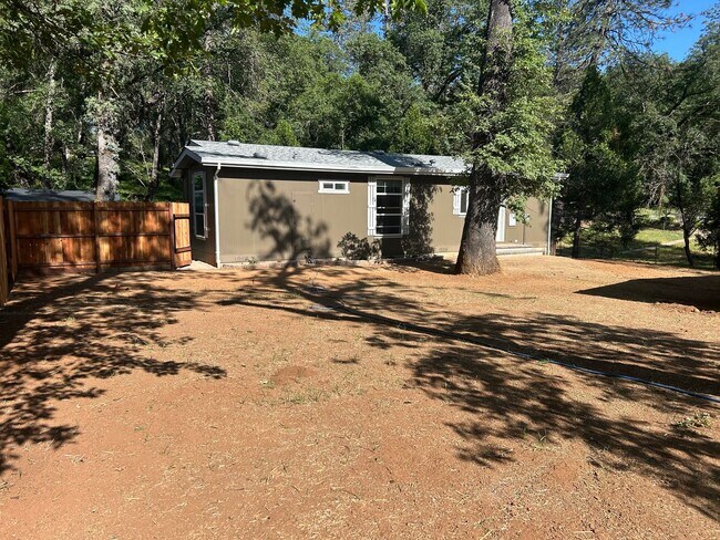 Building Photo - LAKE COMBIE ACCESS. Brand New 3-Bedroom Ho...