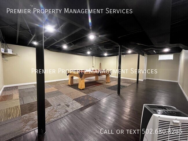 Building Photo - 607 Southview Dr