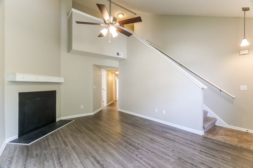 Building Photo - 4321 Willowview Blvd