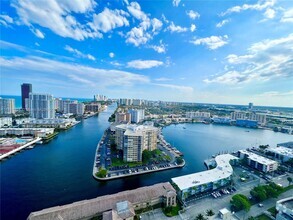 Building Photo - 2600 E Hallandale Beach Blvd