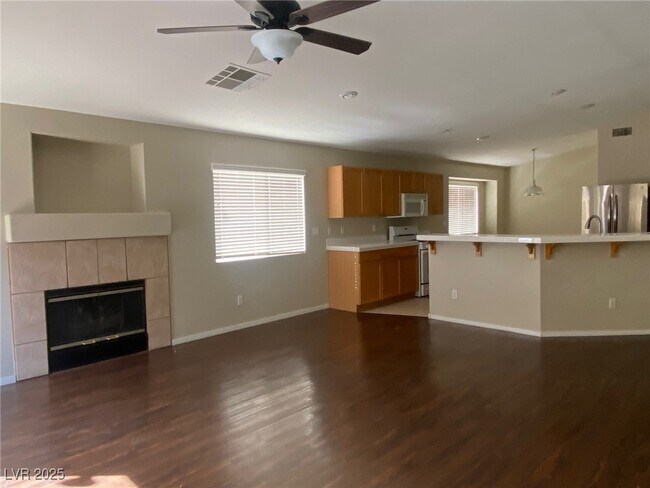 Building Photo - 355 Yacht Ave