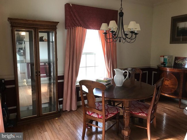 Building Photo - 4353 S Creek Ct