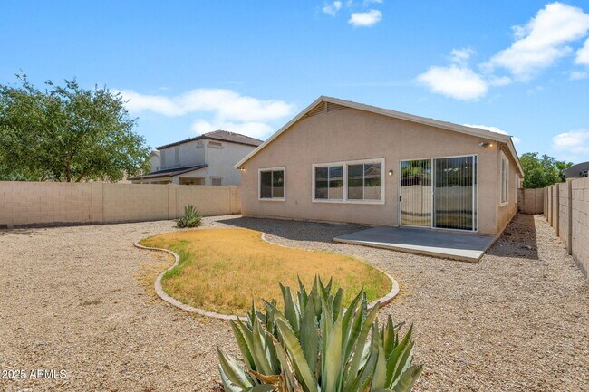 Building Photo - 13644 W San Juan Ave