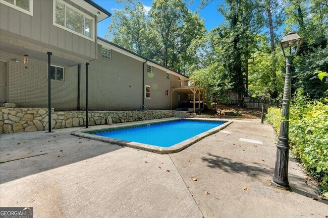 Building Photo - 3819 Dora Dr SE