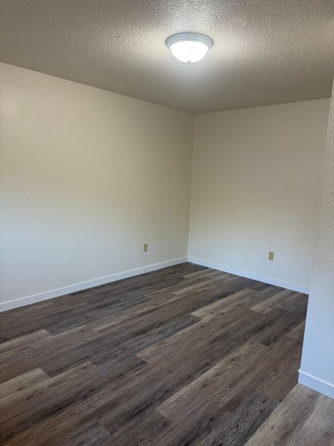 Building Photo - 15144 Sitkum Ln