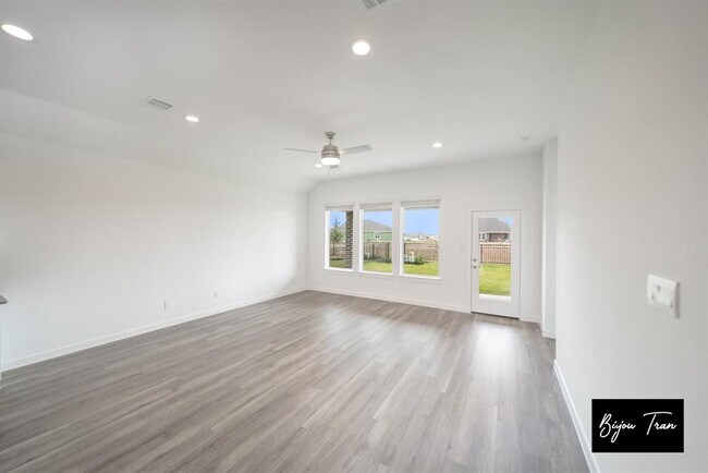 Building Photo - 1728 Daylight Lk Dr