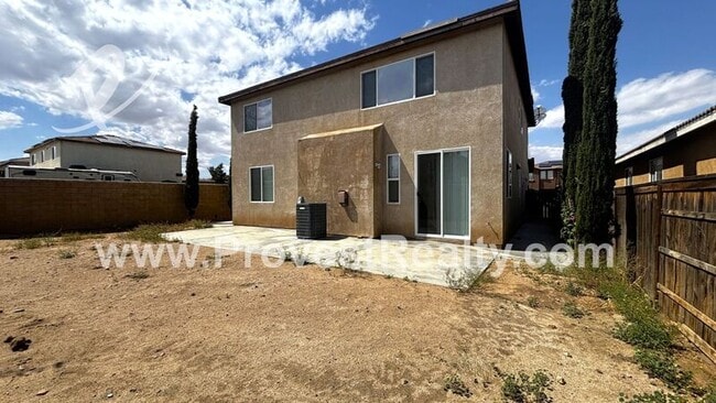 Building Photo - 14193 Blackstone St
