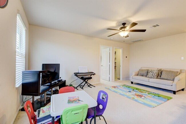 Building Photo - 23707 Walnut Maze Ct