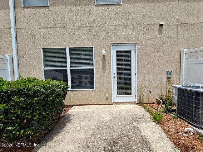 Building Photo - 1500 Calming Water Dr