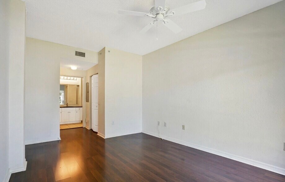 Building Photo - 2812 Grande Pky