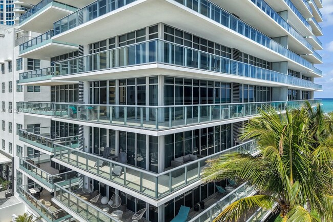 Building Photo - 3737 Collins Ave