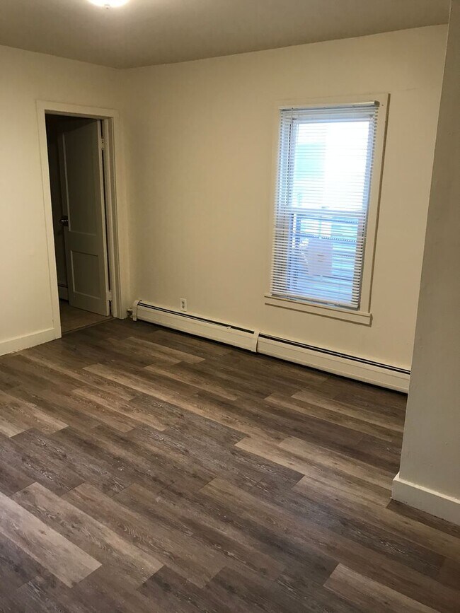 Building Photo - Single Family Home