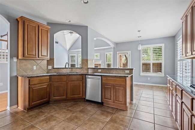 Building Photo - 908 Golden Palomino Ct